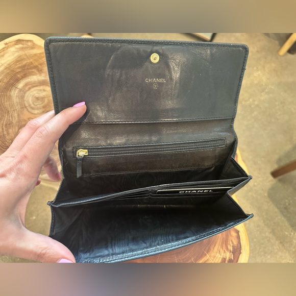 Vintage CHANEL Black Caviar Leather CC Logo Envelope Wallet - Picture 6 of 13